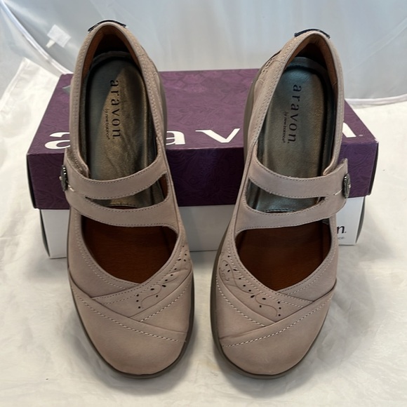 Aravon by New Balance - Picture 2 of 13